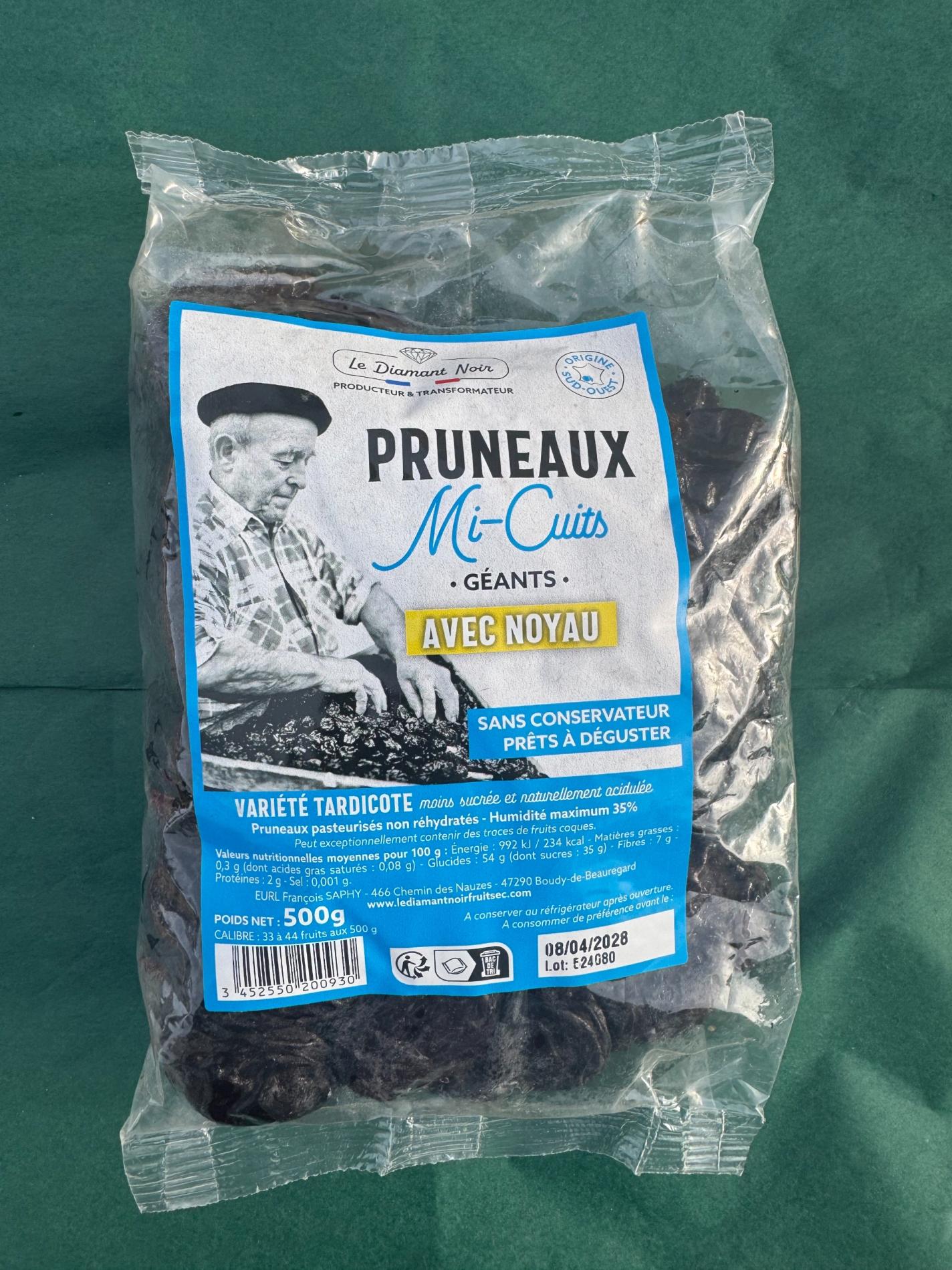 Pruneaux mi - cuits